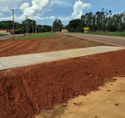 Imagem da notícia Nova praça com letreiro “Eu amo Pedro Gomes” transforma entrada da cidade